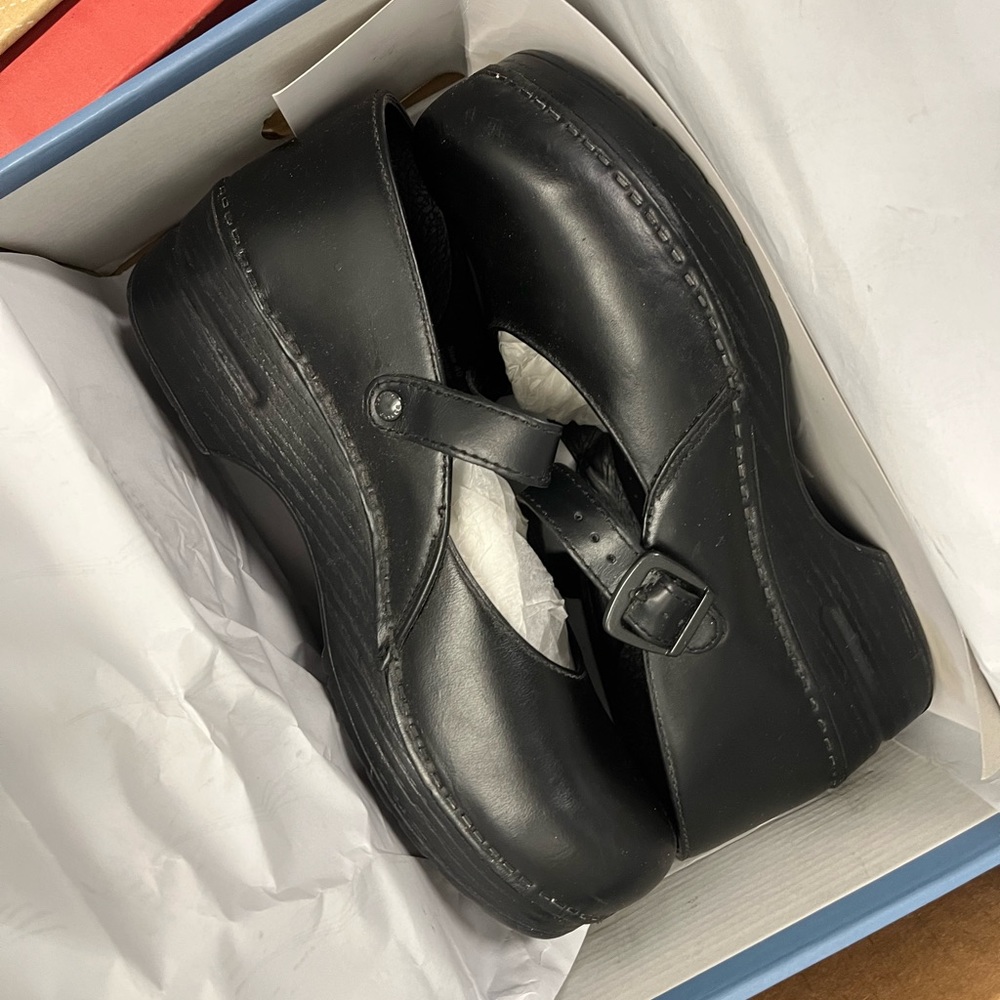 Womens size 40 EU 9 US Dansko Classic Mary Jane Clogs Black Leather
